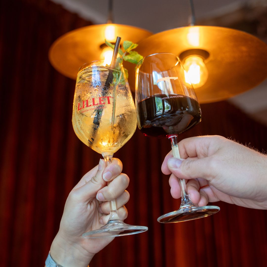 proosten bij Restobar Lure in Maastricht