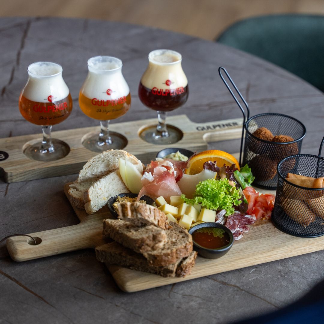 Bierproeverij en borrelplank Brasserie Zondheed in Ubachsberg