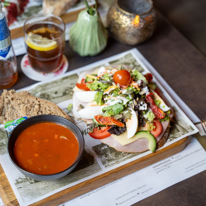 Broodje gezond en soepje bij Brasserie Bie De Groeve in Meerssen