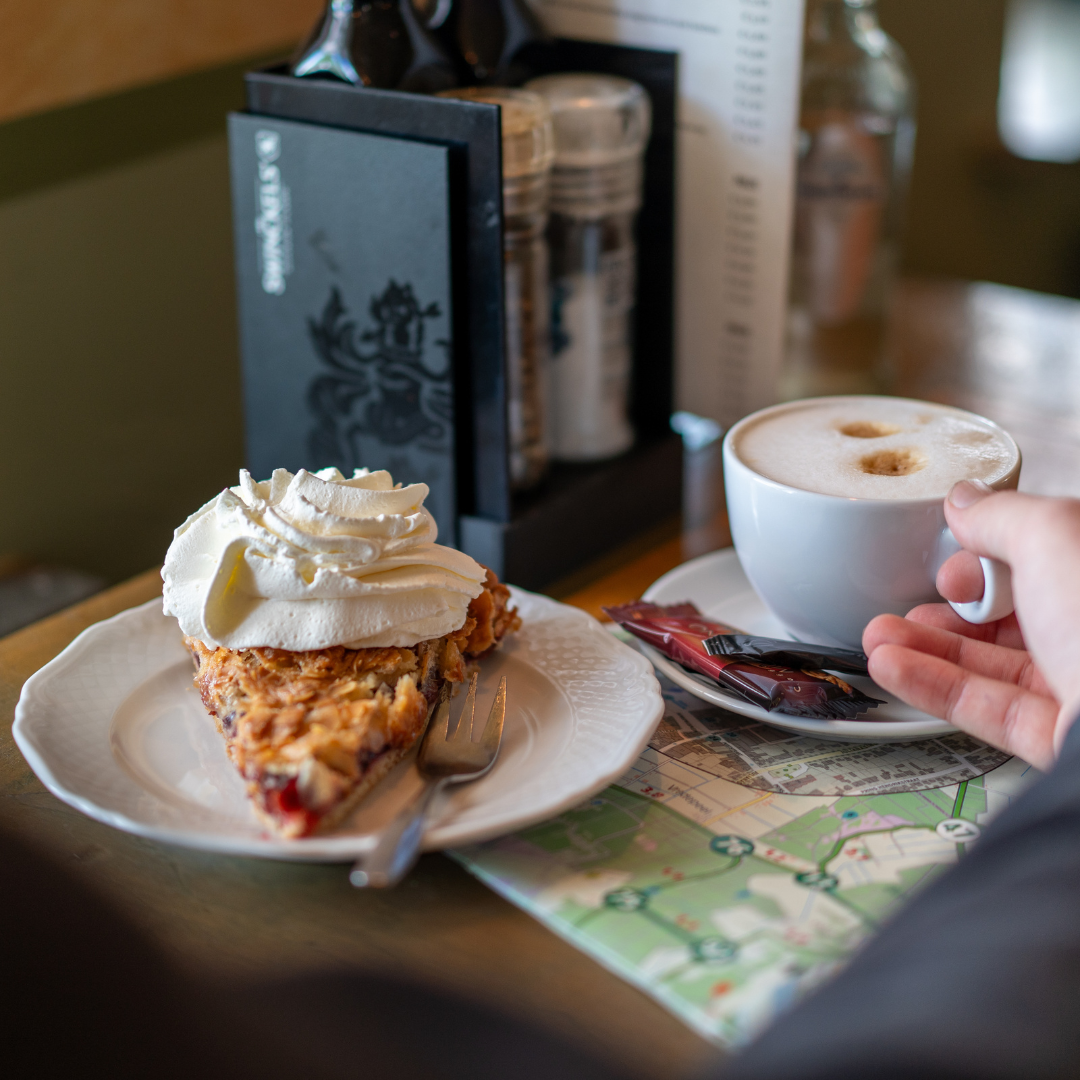 Stap & Hap Tante Jet Heerlijk wandelen aan de Maas! Smart Market