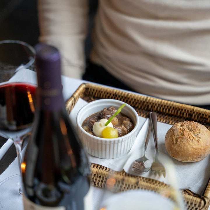 Stoofvlees en wijn bij De Limbourg in Sittard