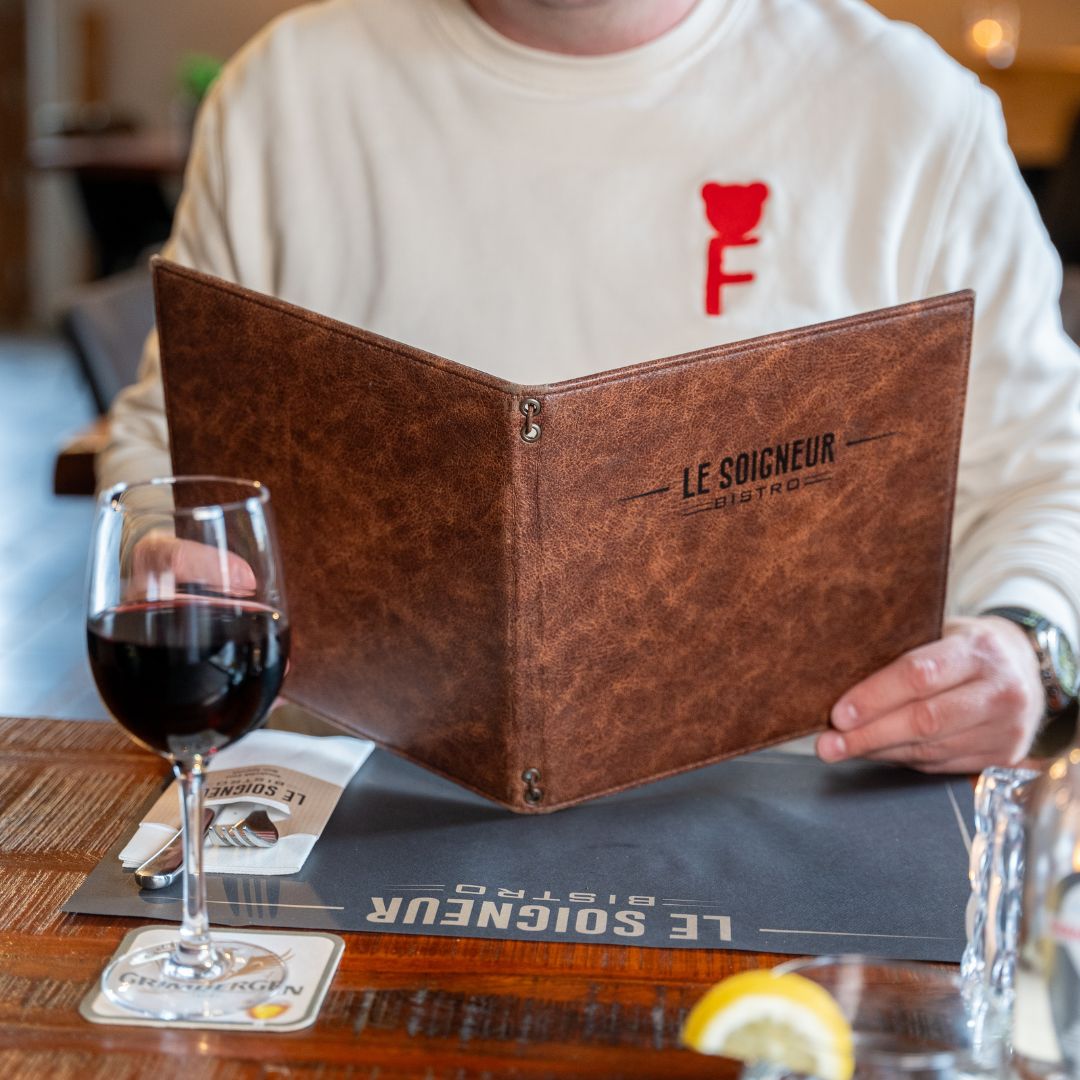 Menukaart bij Le Soigneur in Sippenaeken