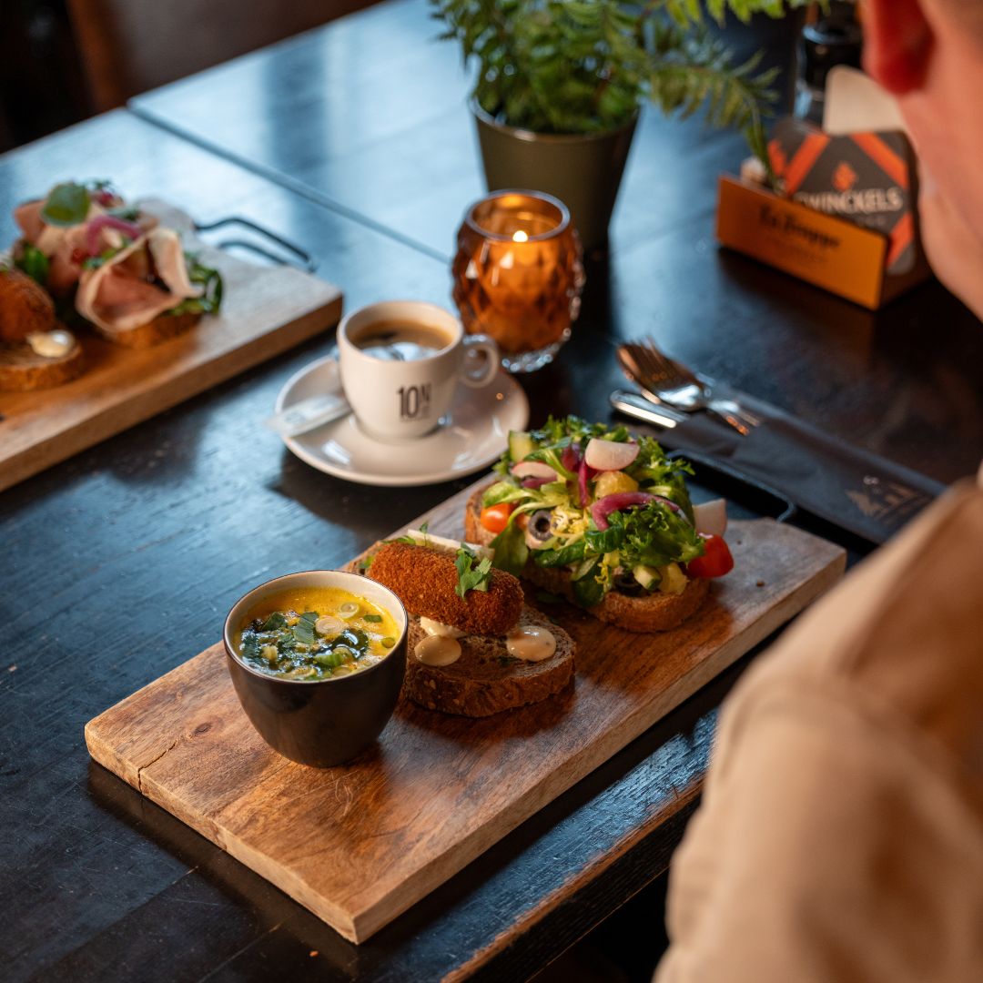 Lunchplankje bij Don's Dikke Daniker