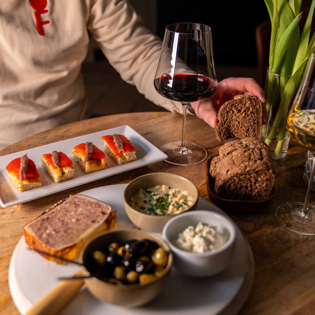 Wijnproeverij bij Wijnbar Pas de L'O in Maastricht