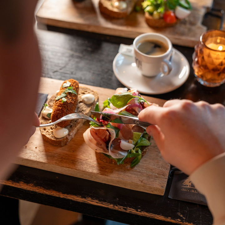 Lunchplankje bij Don's Dikke Daniker