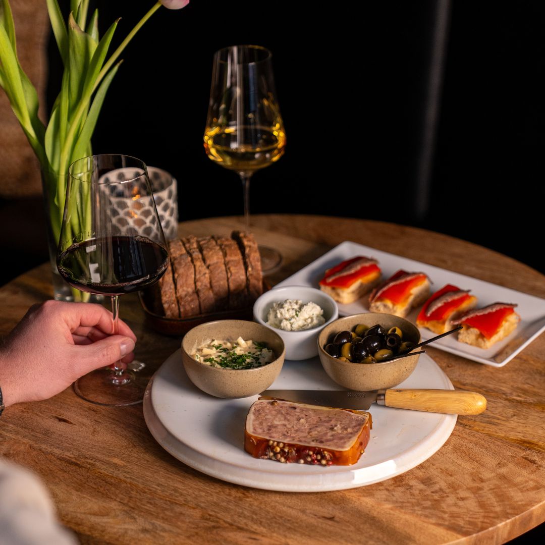 Wijnproeverij bij Wijnbar Pas de L'O in Maastricht