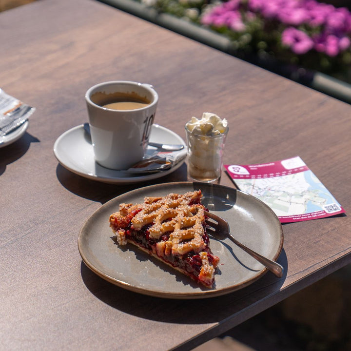 koffie en vlaai bij De Kompenie in Neer