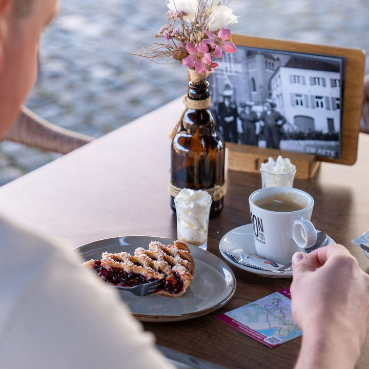 koffie en vlaai bij De Kompenie in Neer