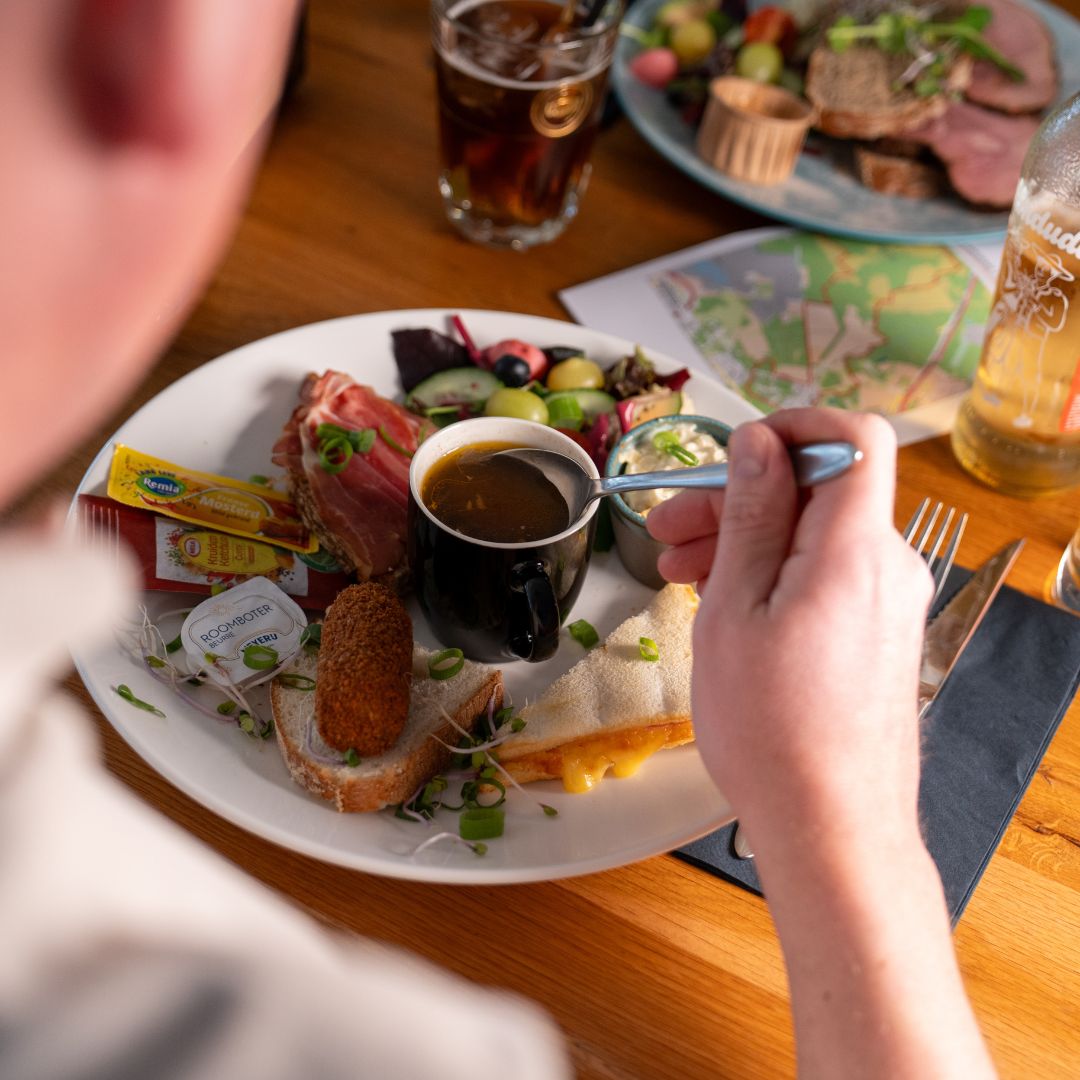 Lunch bij 't Hert va Woabich