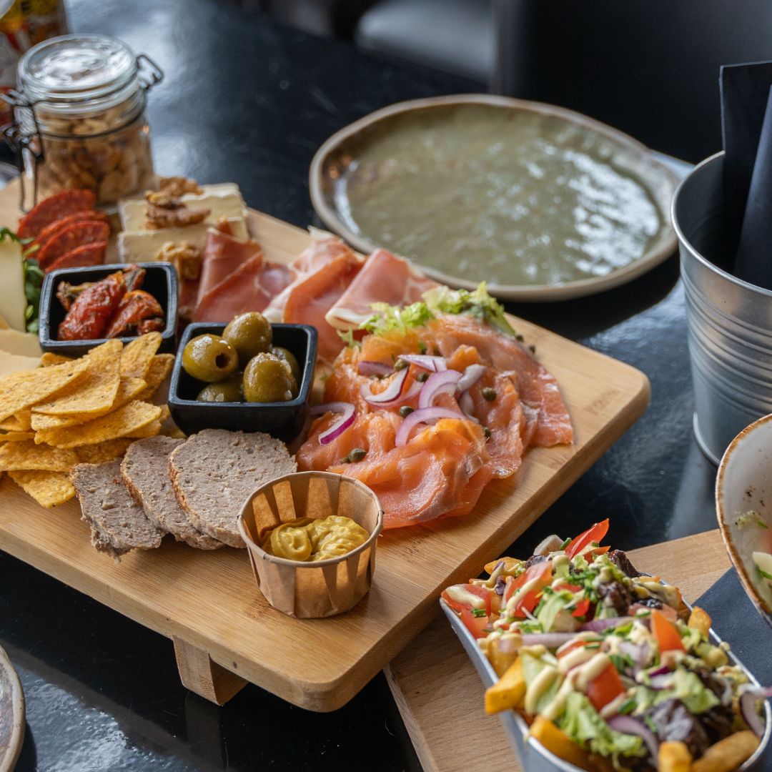 Borrelplank bij Heerlux