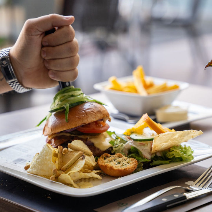 Hamburger bij Brasserie Bruis in Brunssum