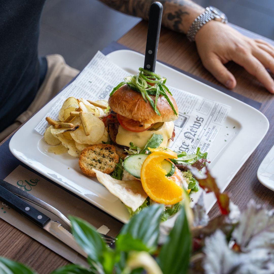 Hamburger bij Brasserie Bruis in Brunssum