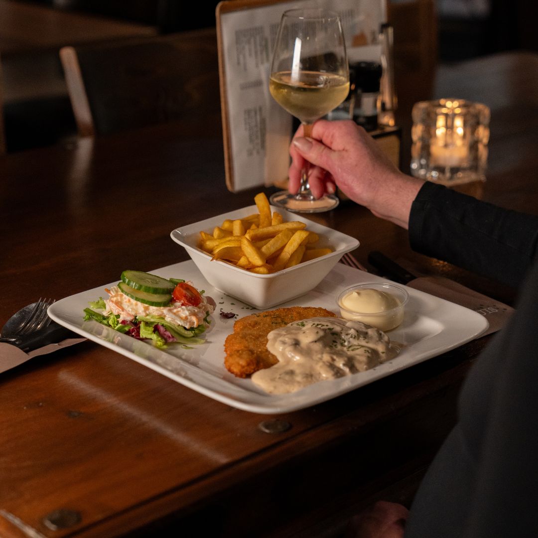 Schnitzel bij Brasserie Bruis in Brunssum
