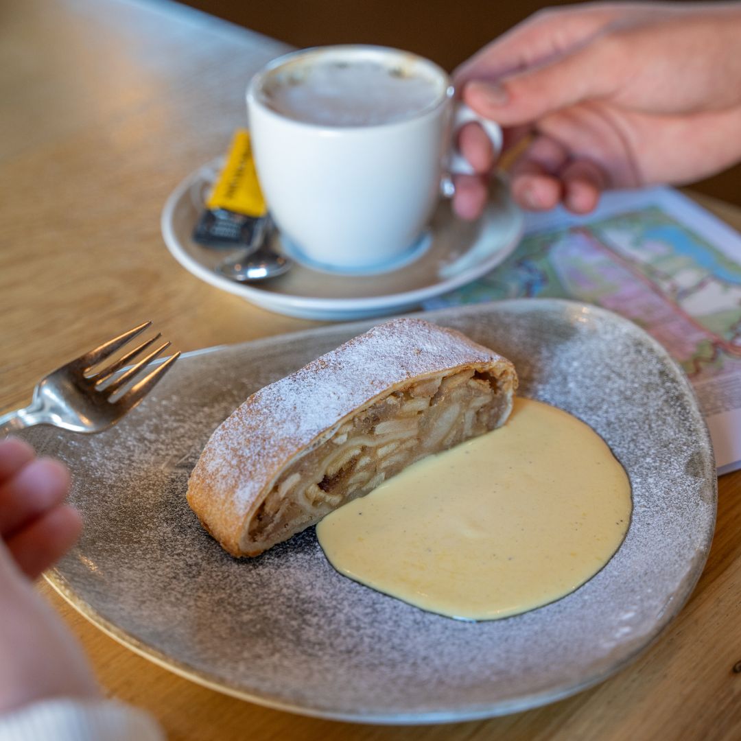 Apfelstrudel bij Brasserie Nieuw Ehrenstein in Kerkrade