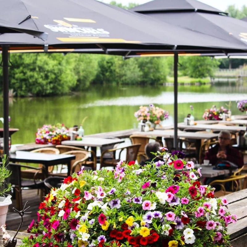 terras van Brasserie Heerlux 