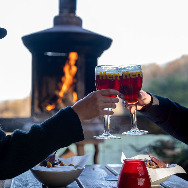 Bier proosten bij Het Hijgend Hert