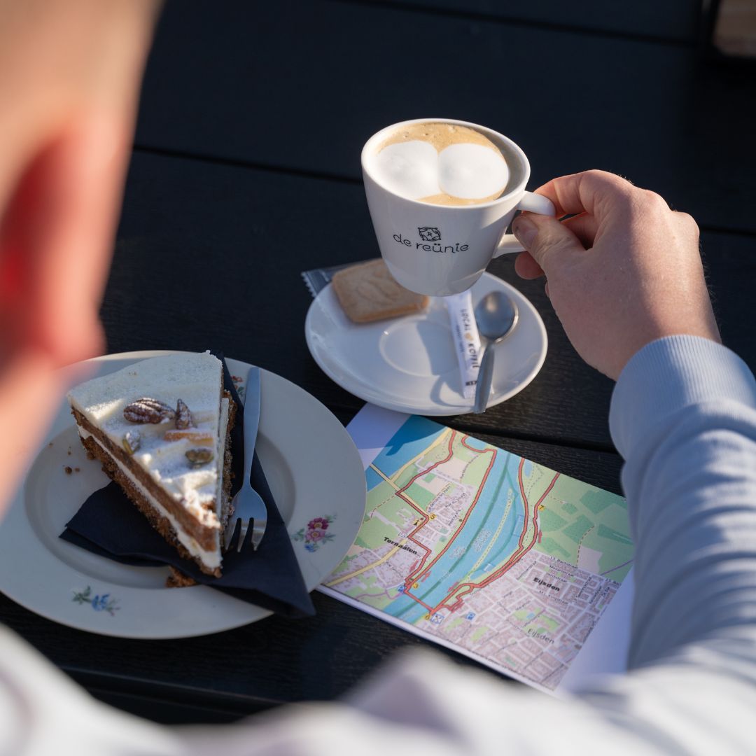 koffie en vlaai bij Buitengoed De Reünie in Eijsden