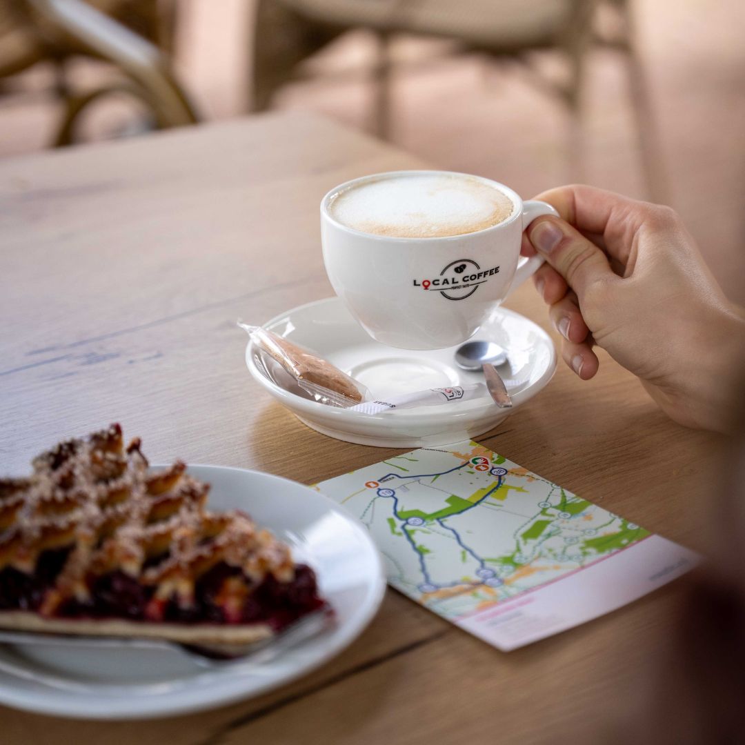 Vlaai en koffie bij Café Quanten in Mheer