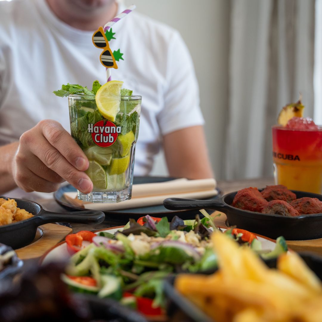 Cocktail bij cuba libre in vijlen