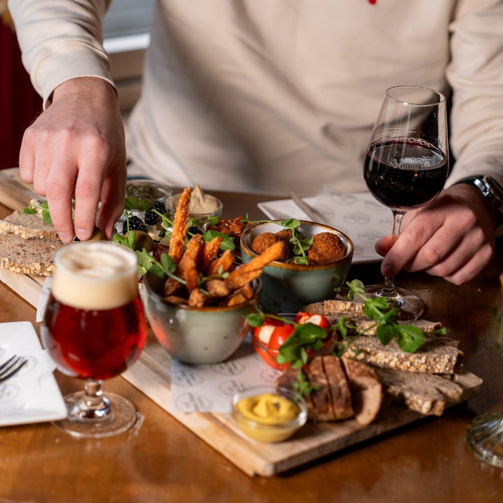 Borrelplank bij Schtad Zitterd in Sittard