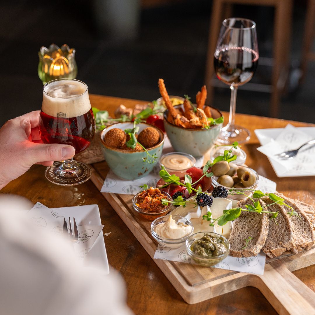 Borrelplank bij Schtad Zitterd in Sittard