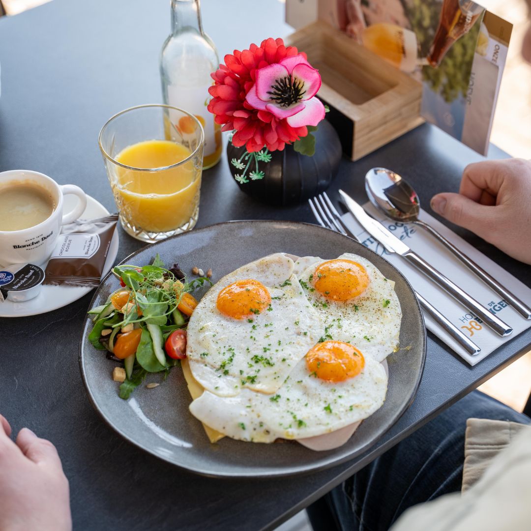 Uitsmijter bij Hoeve de Bongerd in Beesel
