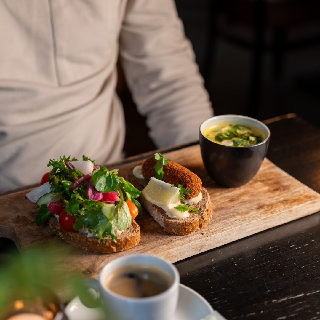 Lunchplankje bij Don's Dikke Daniker