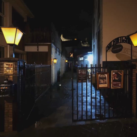 Kersttheater 'De Laatste Herberg III' in het Mystery House van Valkenburg