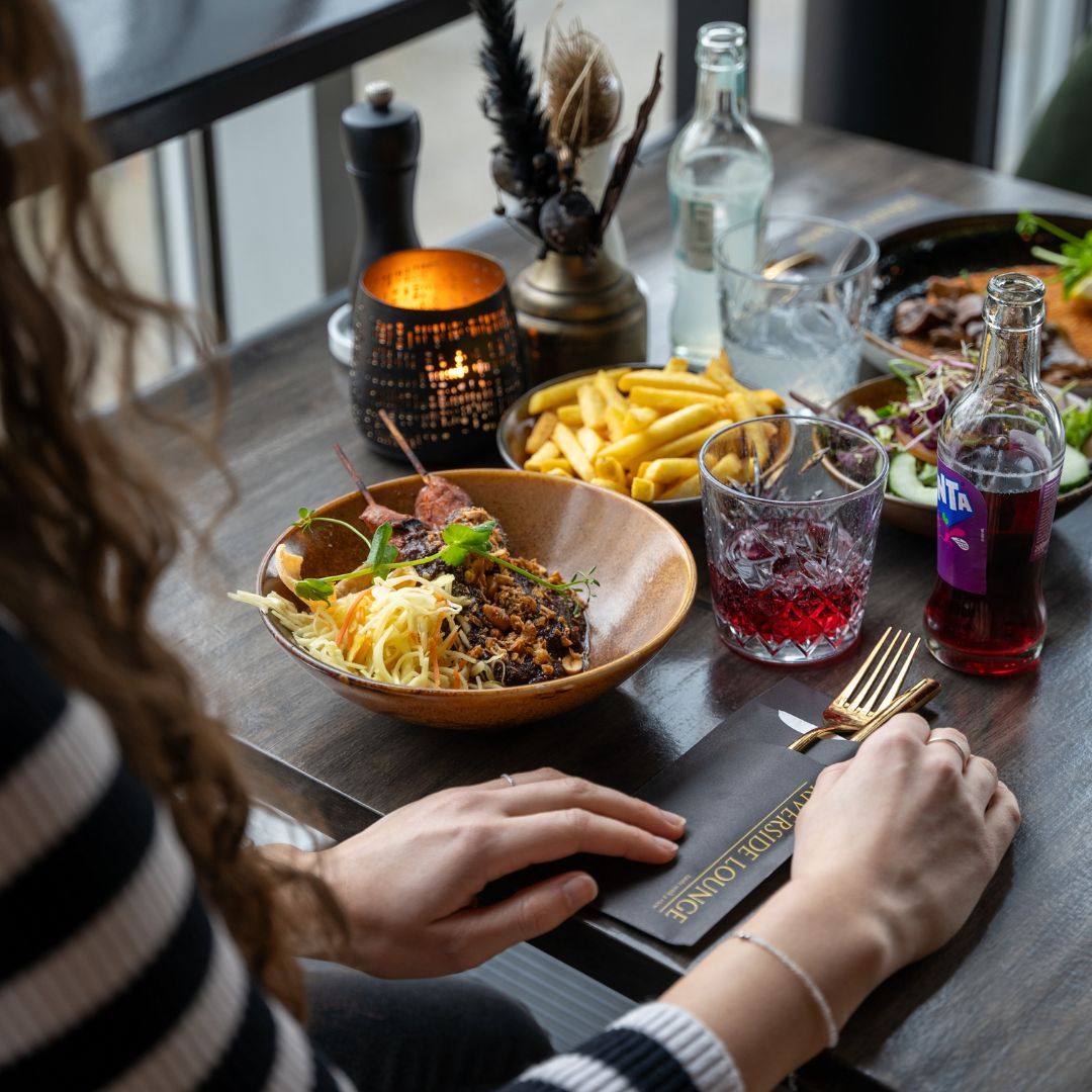 Diner bij Riverside Lounge in Maastricht