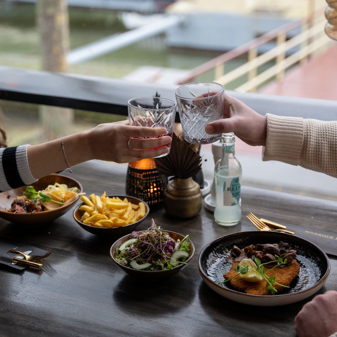 Diner bij Riverside Lounge in Maastricht