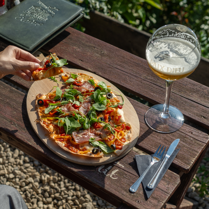 flammkuchen en bier bij buitengoed slavante